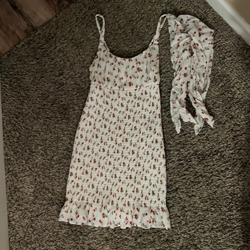 Summer dress size small but is stretchy